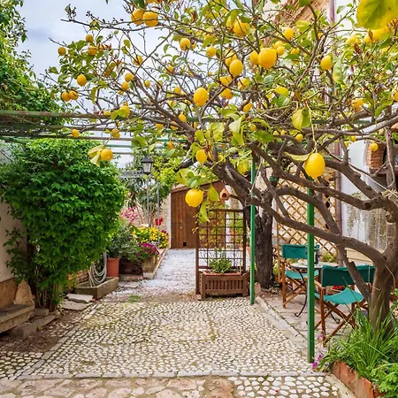 Il Borgo - Casa Ottocentesca بيت للعطل *